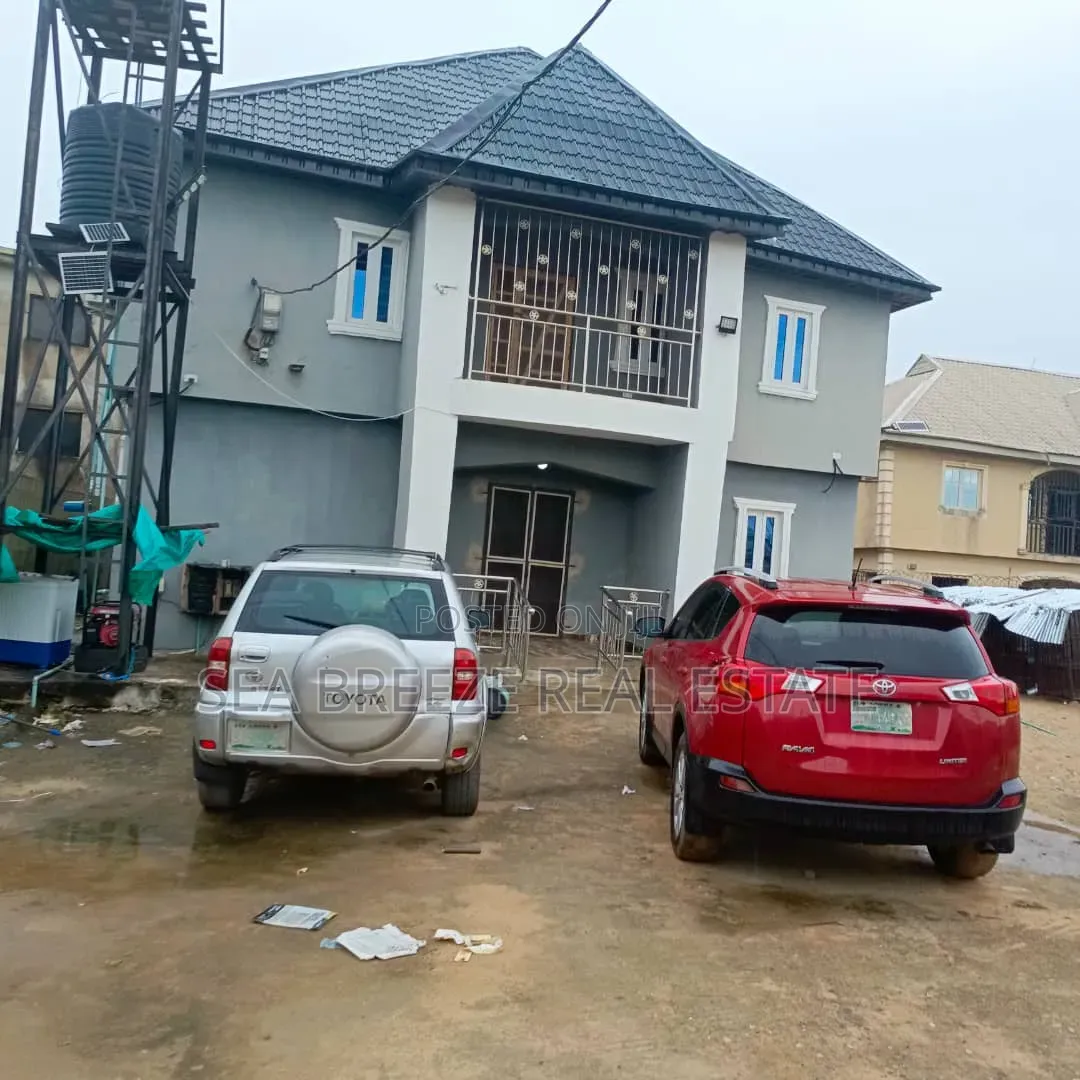5bdrm Duplex in Peace Value Estate for sale