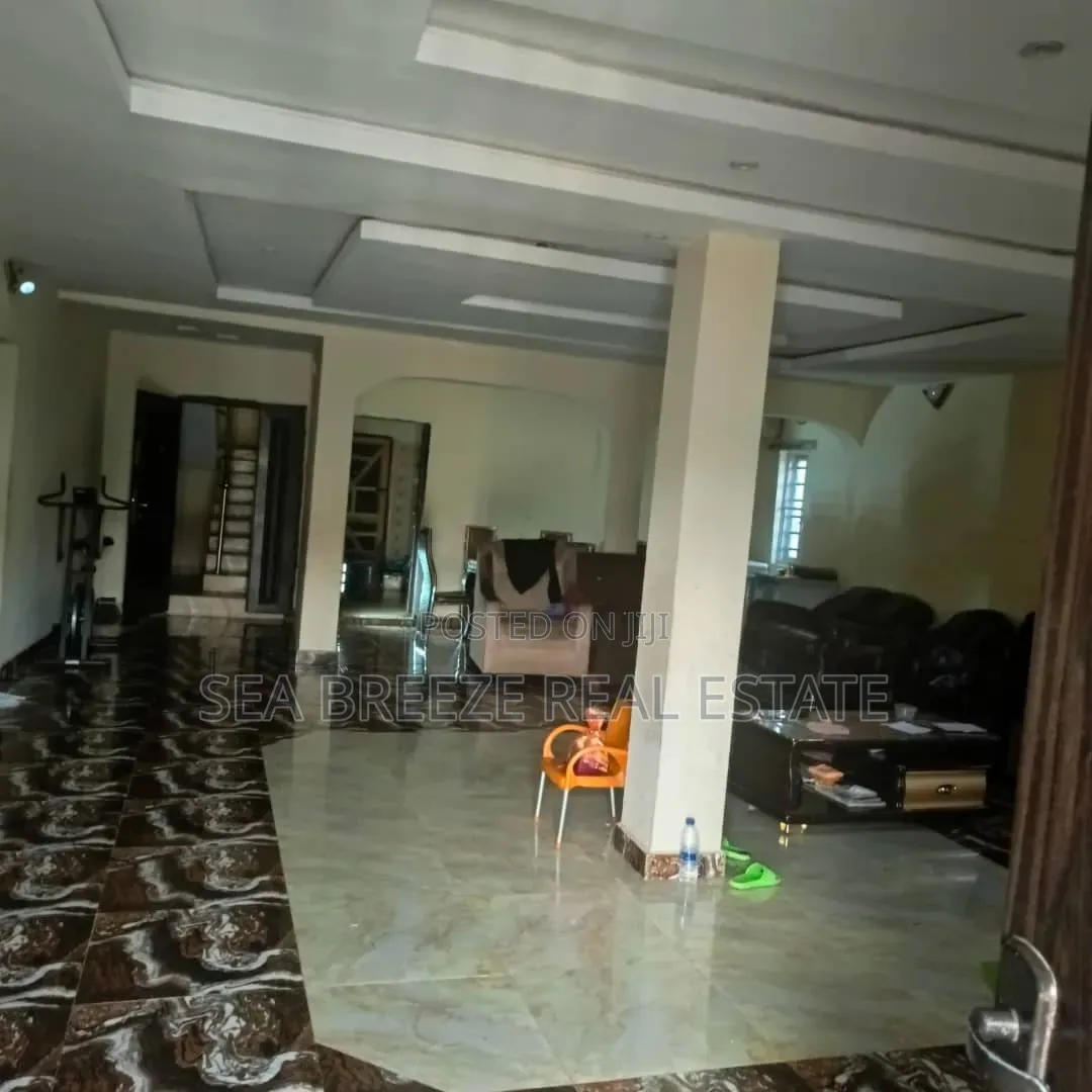 5bdrm Duplex in Peace Value Estate for sale