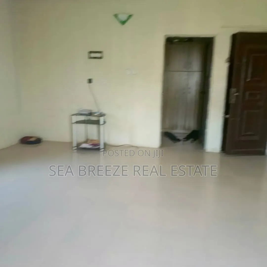 5bdrm Duplex in Peace Value Estate for sale