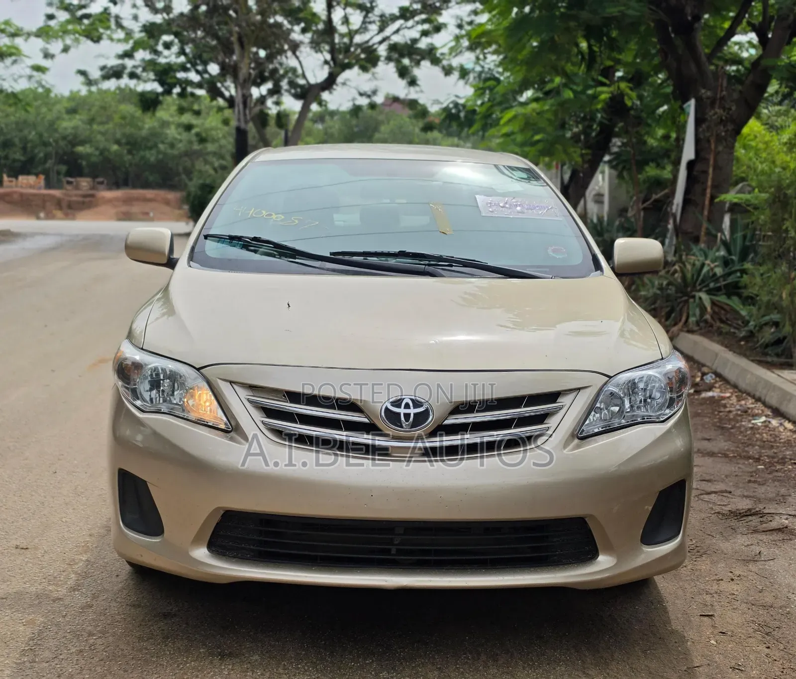Toyota Corolla LE 4dr Sedan (1.8L 4cyl 4A) 2013 Gold