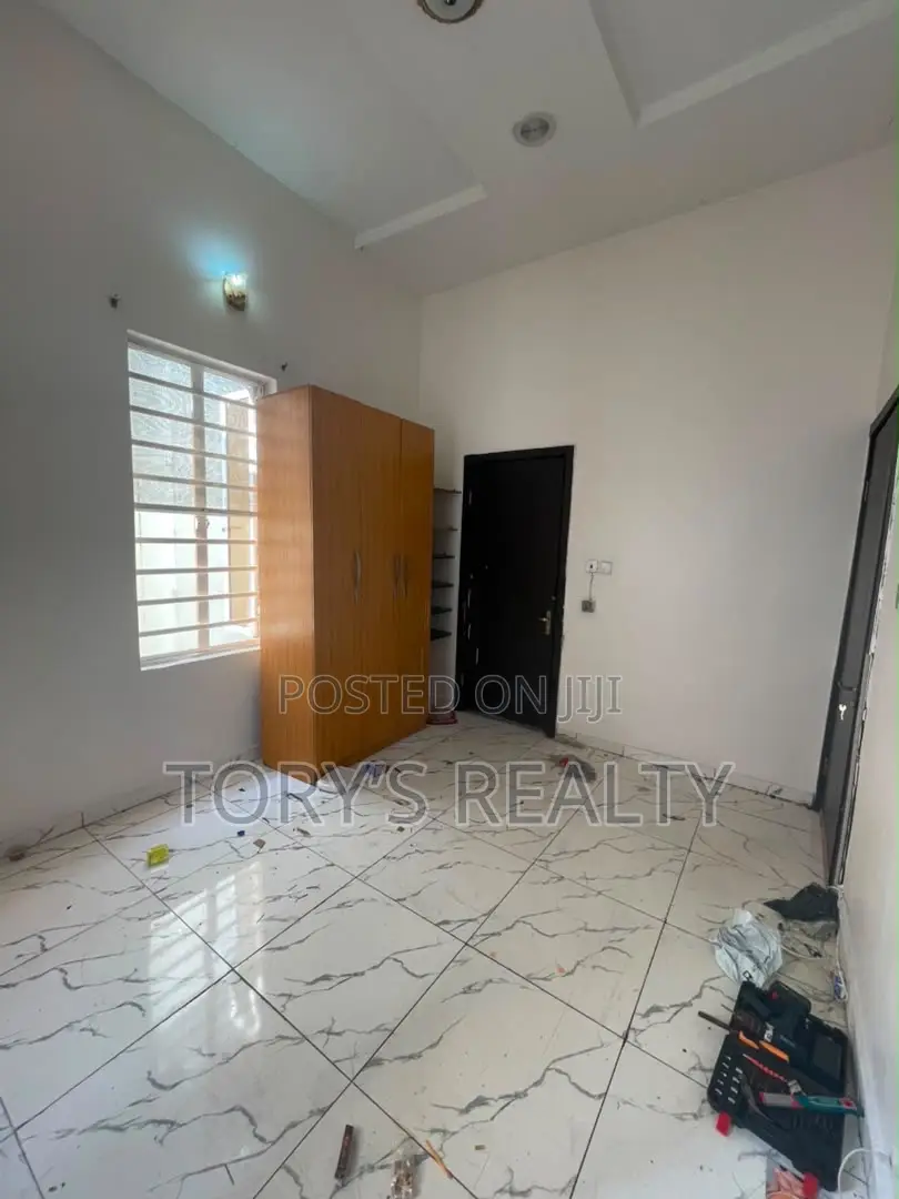 1bdrm Apartment in Lekki Phase 2 for rent