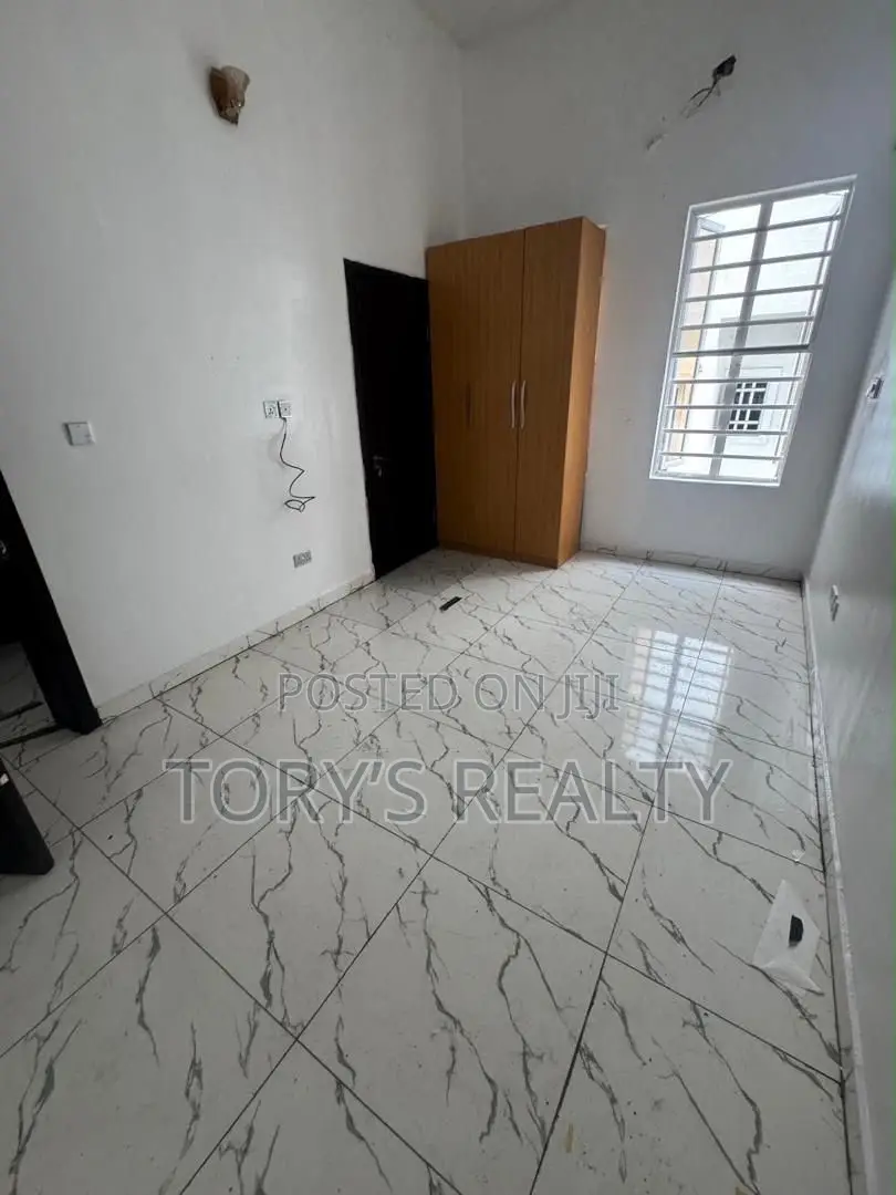 1bdrm Apartment in Lekki Phase 2 for rent