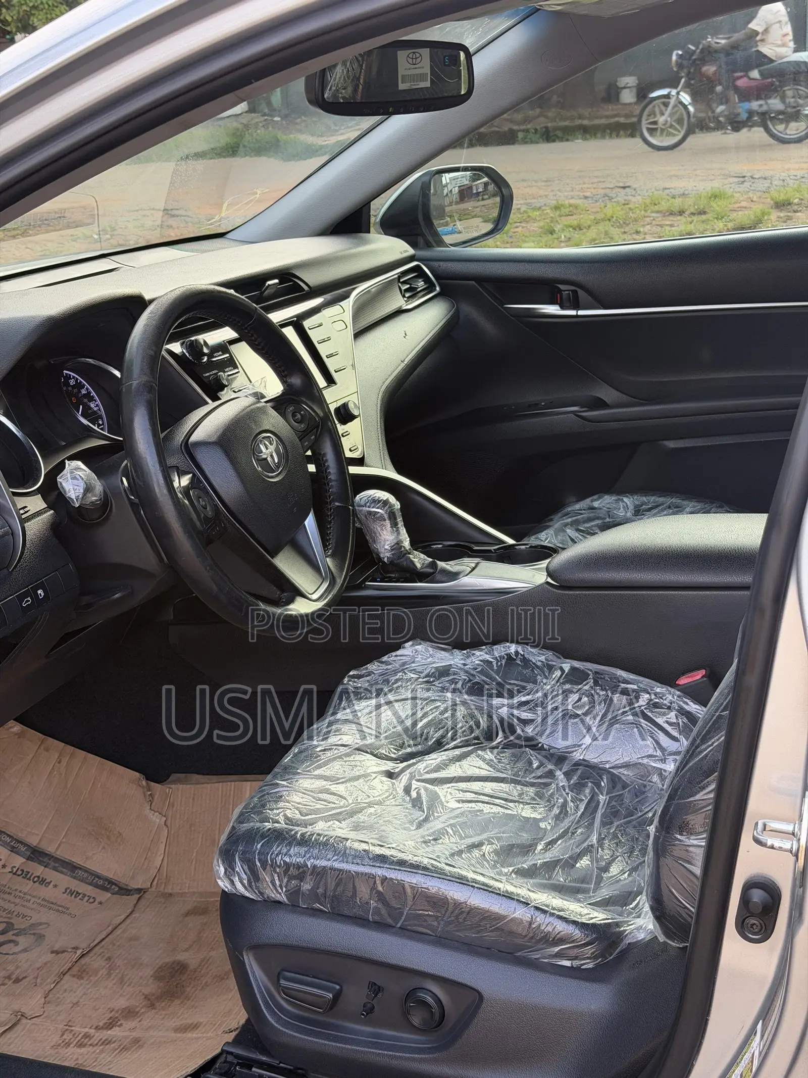 Toyota Camry 2019 Silver