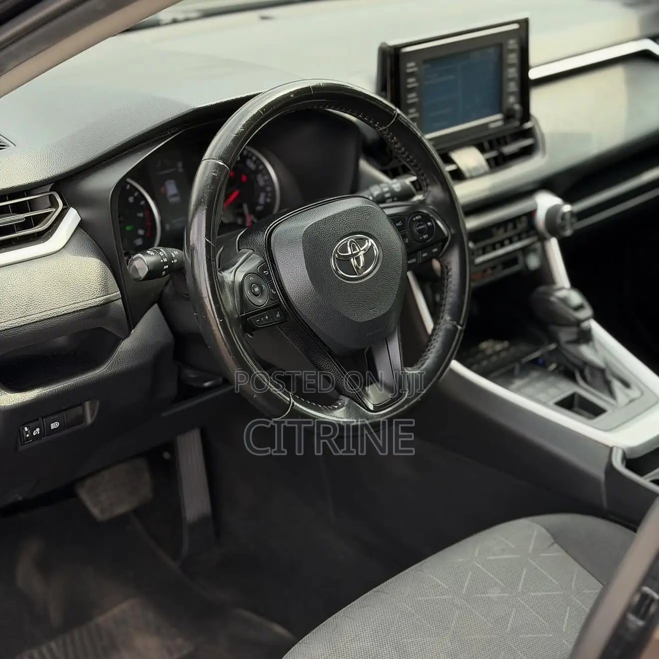 Toyota RAV4 XLE 2021 Black
