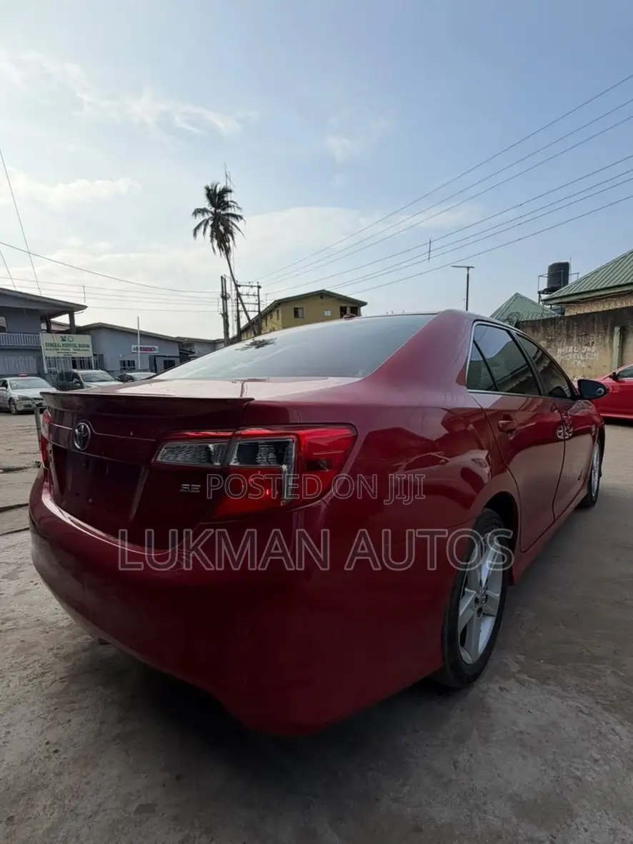 Toyota Camry SE 4dr Sedan (2.5L 4cyl 6A) 2013 Red