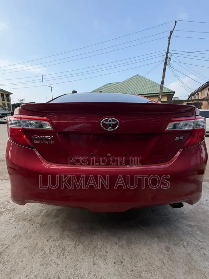 Toyota Camry SE 4dr Sedan (2.5L 4cyl 6A) 2013 Red