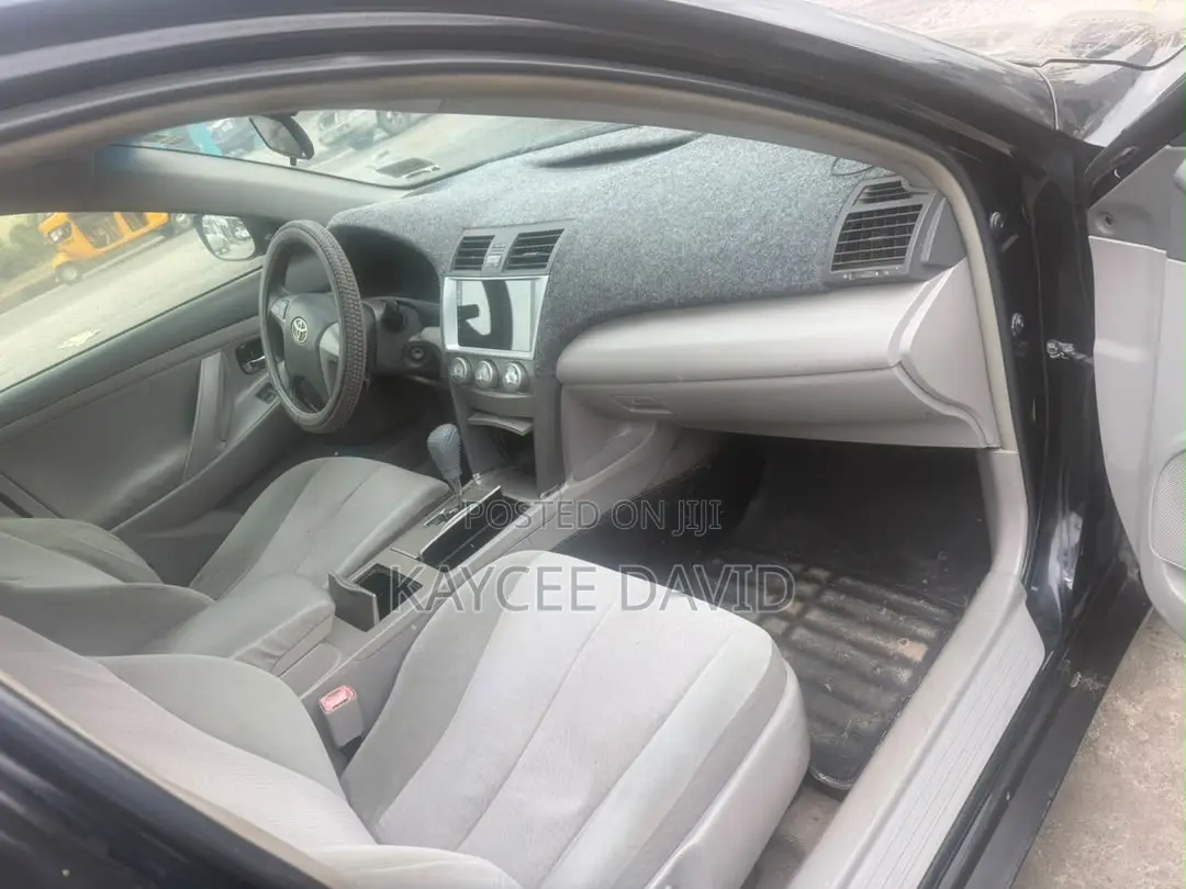 Toyota Camry LE 4dr Sedan (2.5L 4cyl 6A) 2011 Black