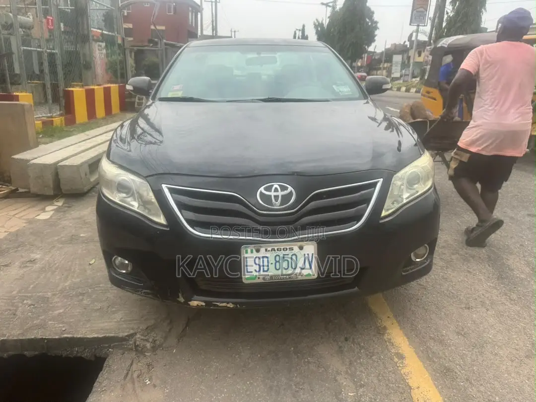 Toyota Camry LE 4dr Sedan (2.5L 4cyl 6A) 2011 Black