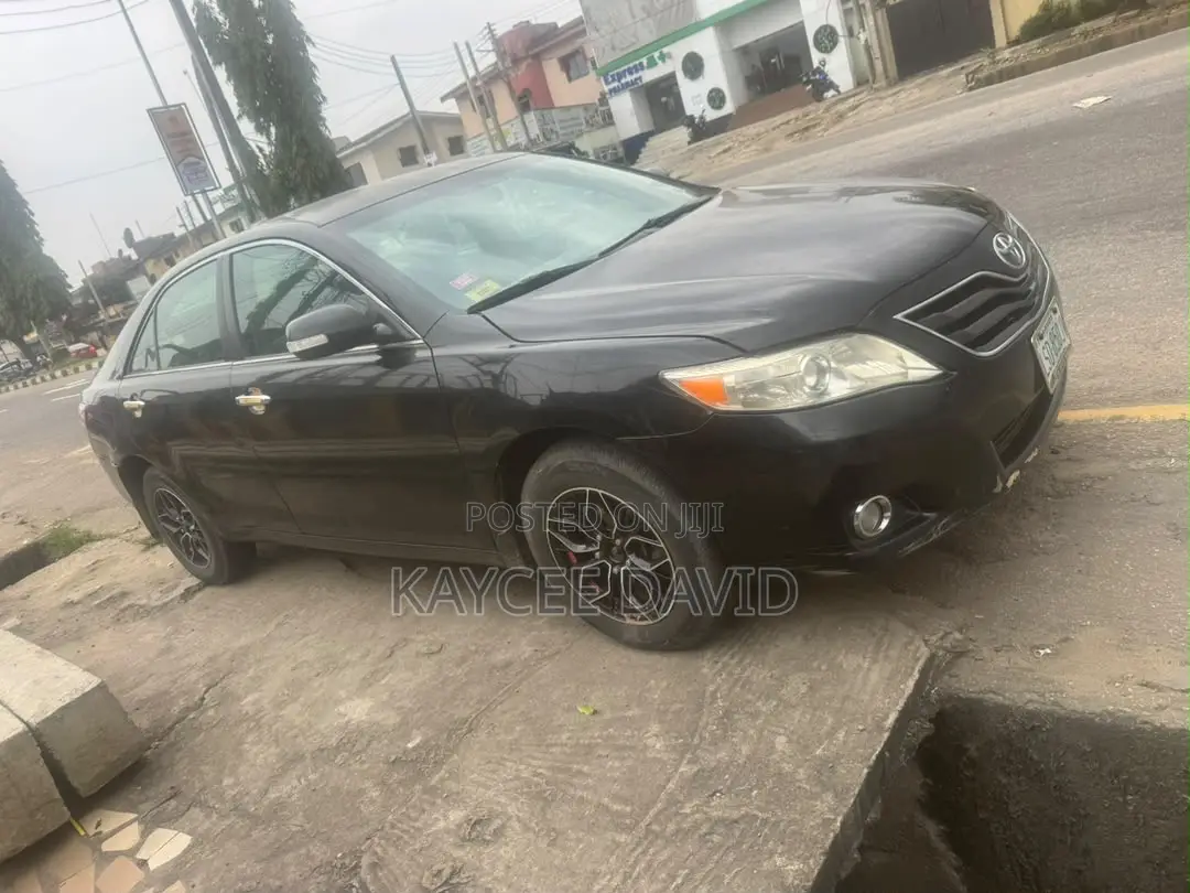 Toyota Camry LE 4dr Sedan (2.5L 4cyl 6A) 2011 Black