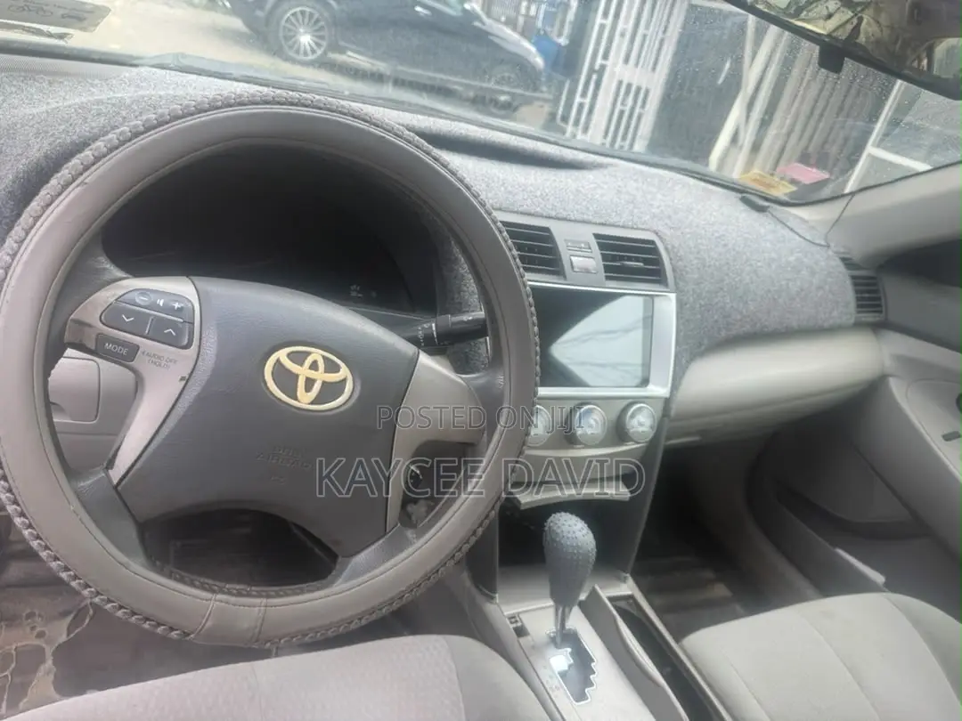 Toyota Camry LE 4dr Sedan (2.5L 4cyl 6A) 2011 Black