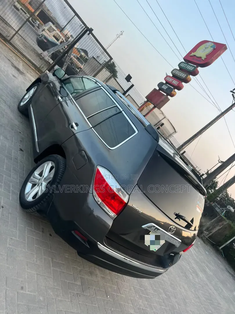 Toyota Highlander 2011 Black