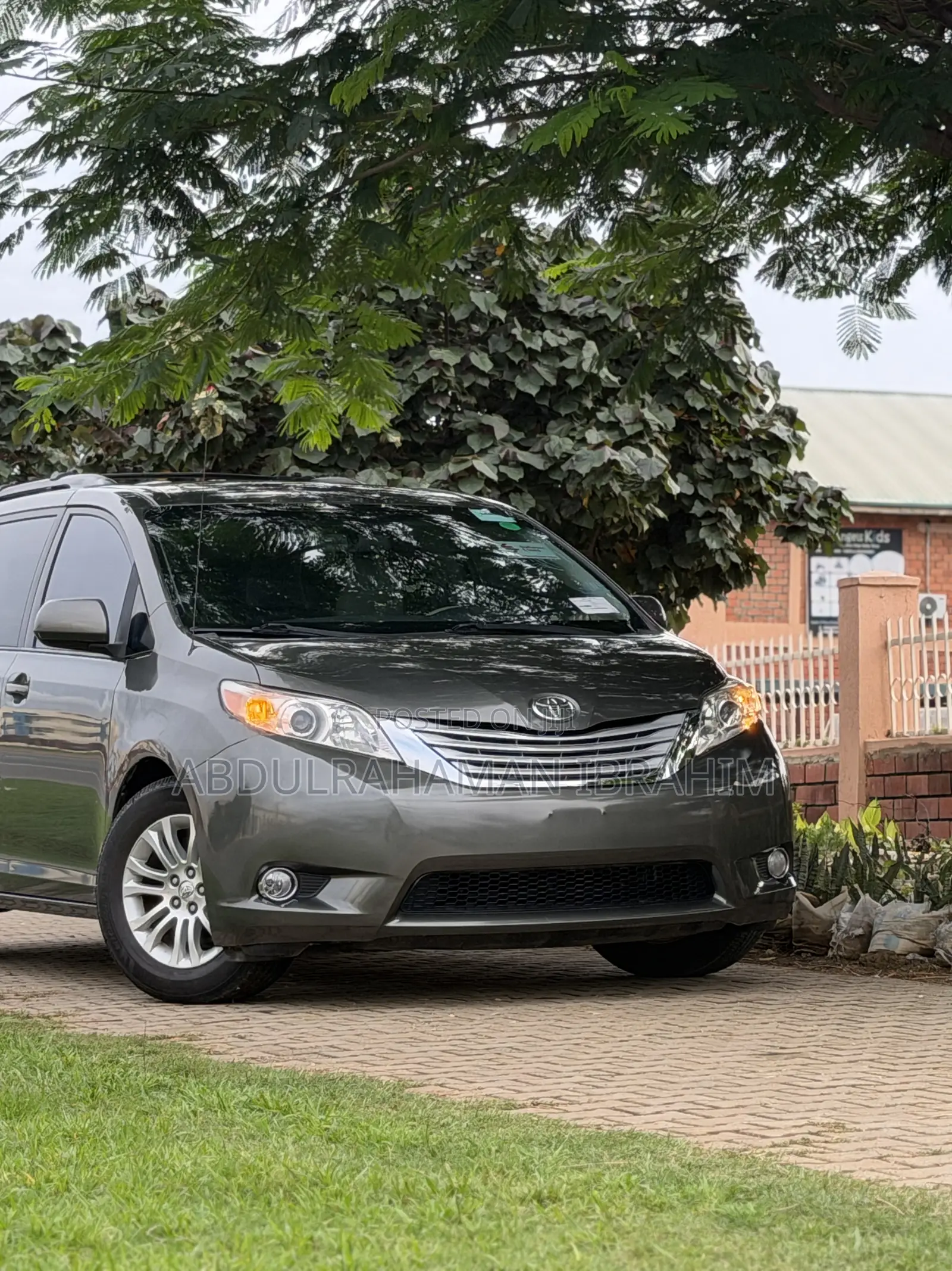 Toyota Sienna 2013 Gray