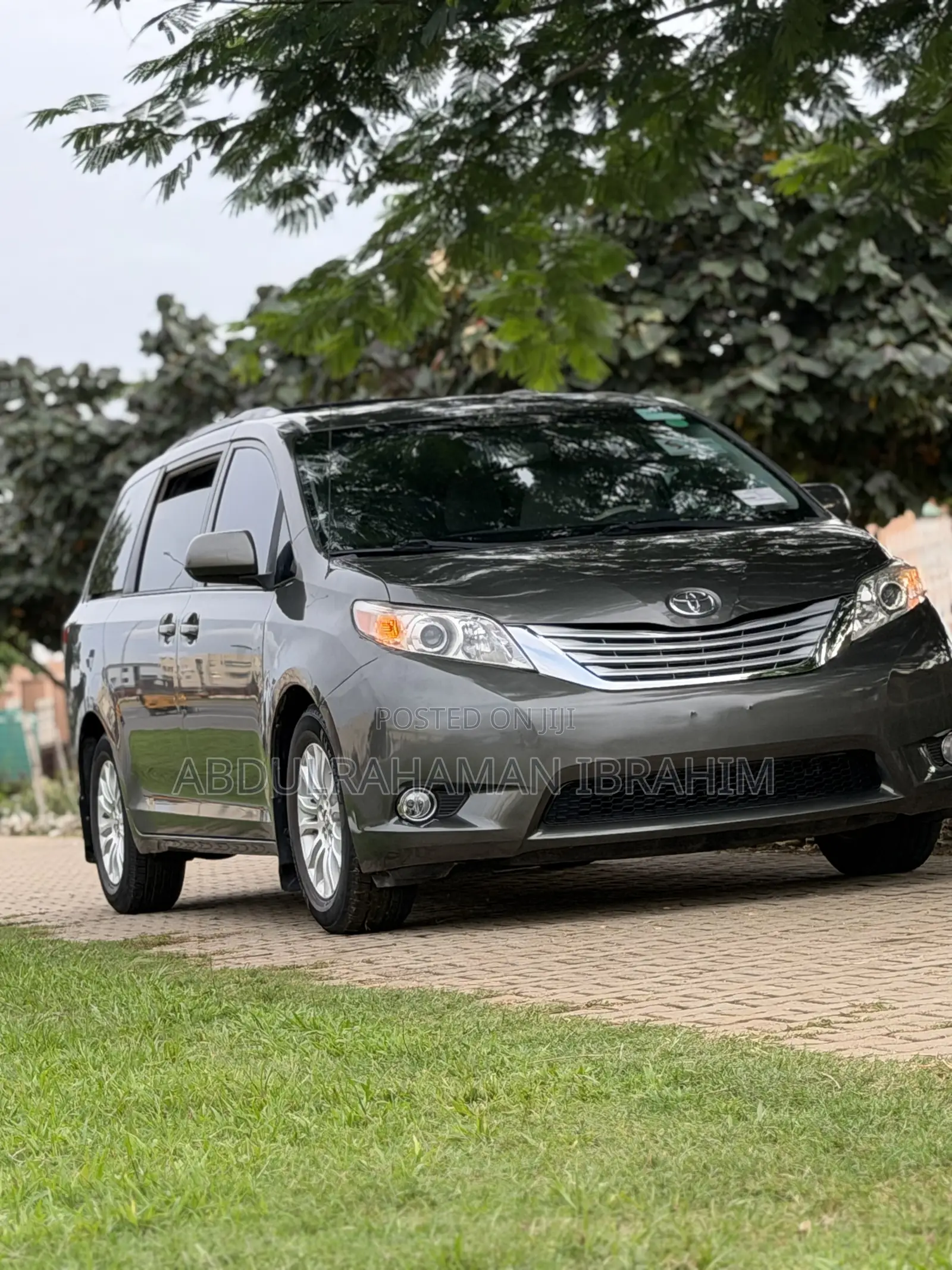 Toyota Sienna 2013 Gray