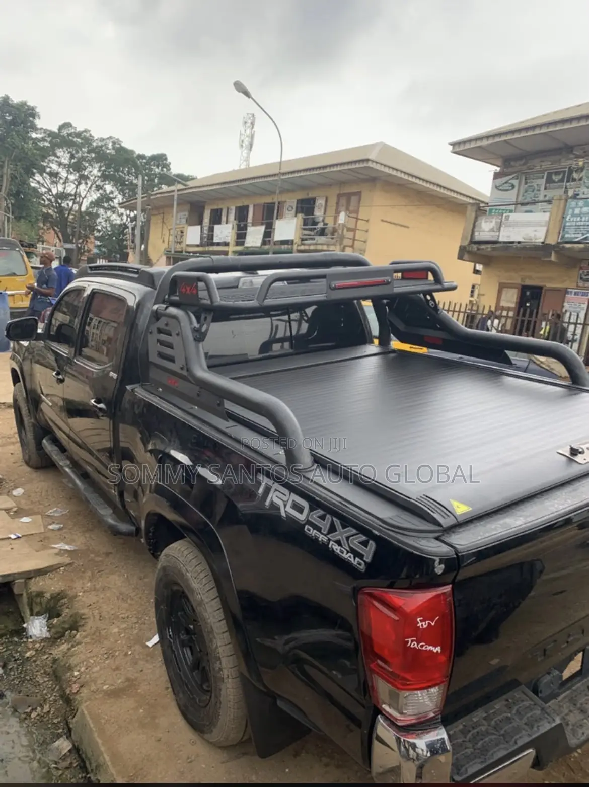 Toyota Tacoma Booth Cover and Rugged Bar Full Option Available