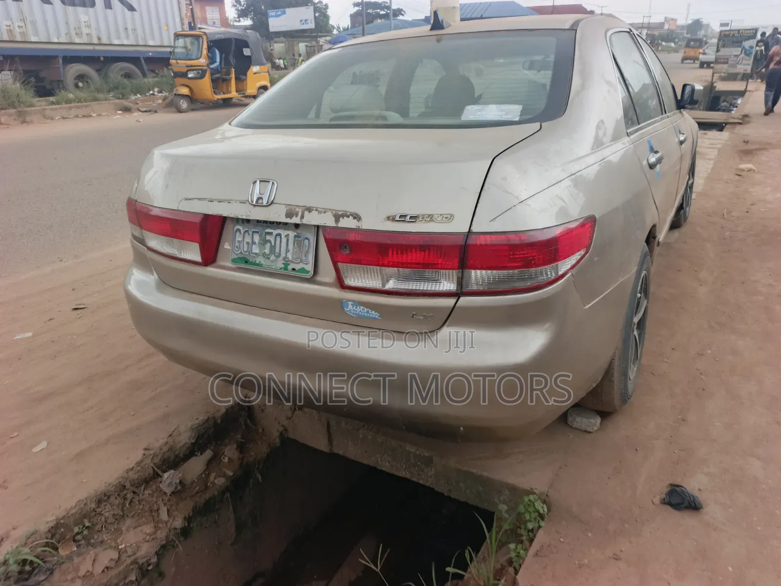 Honda Accord 2004 Gold