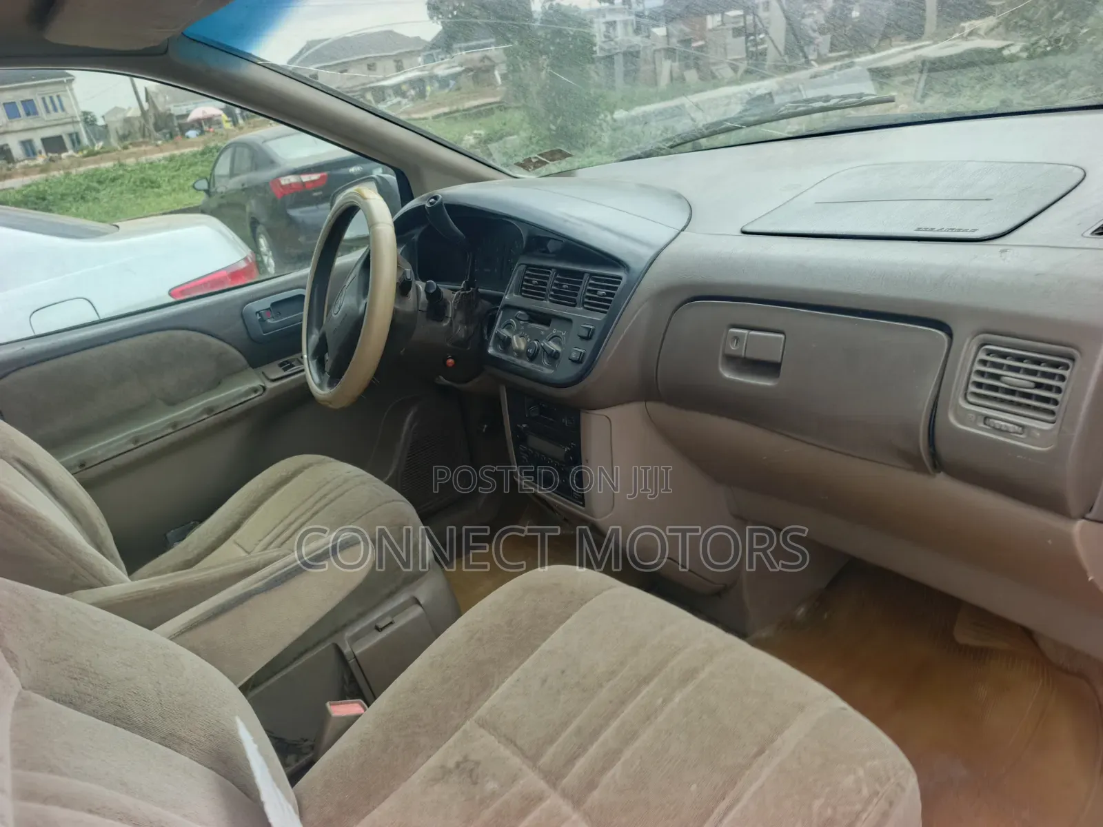Toyota Sienna 2000 Gold
