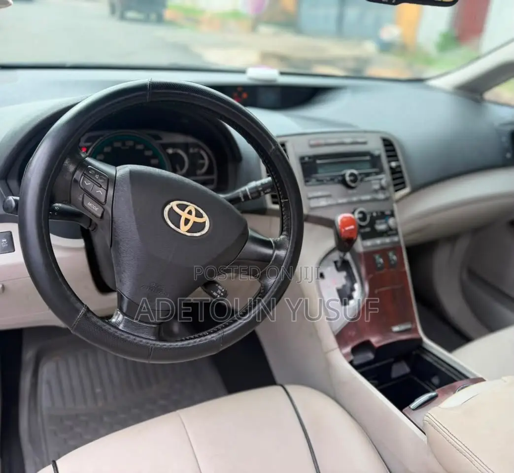 Toyota Venza Limited 2011 White