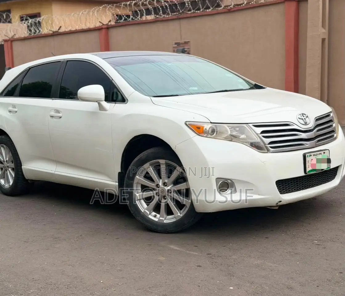 Toyota Venza Limited 2011 White
