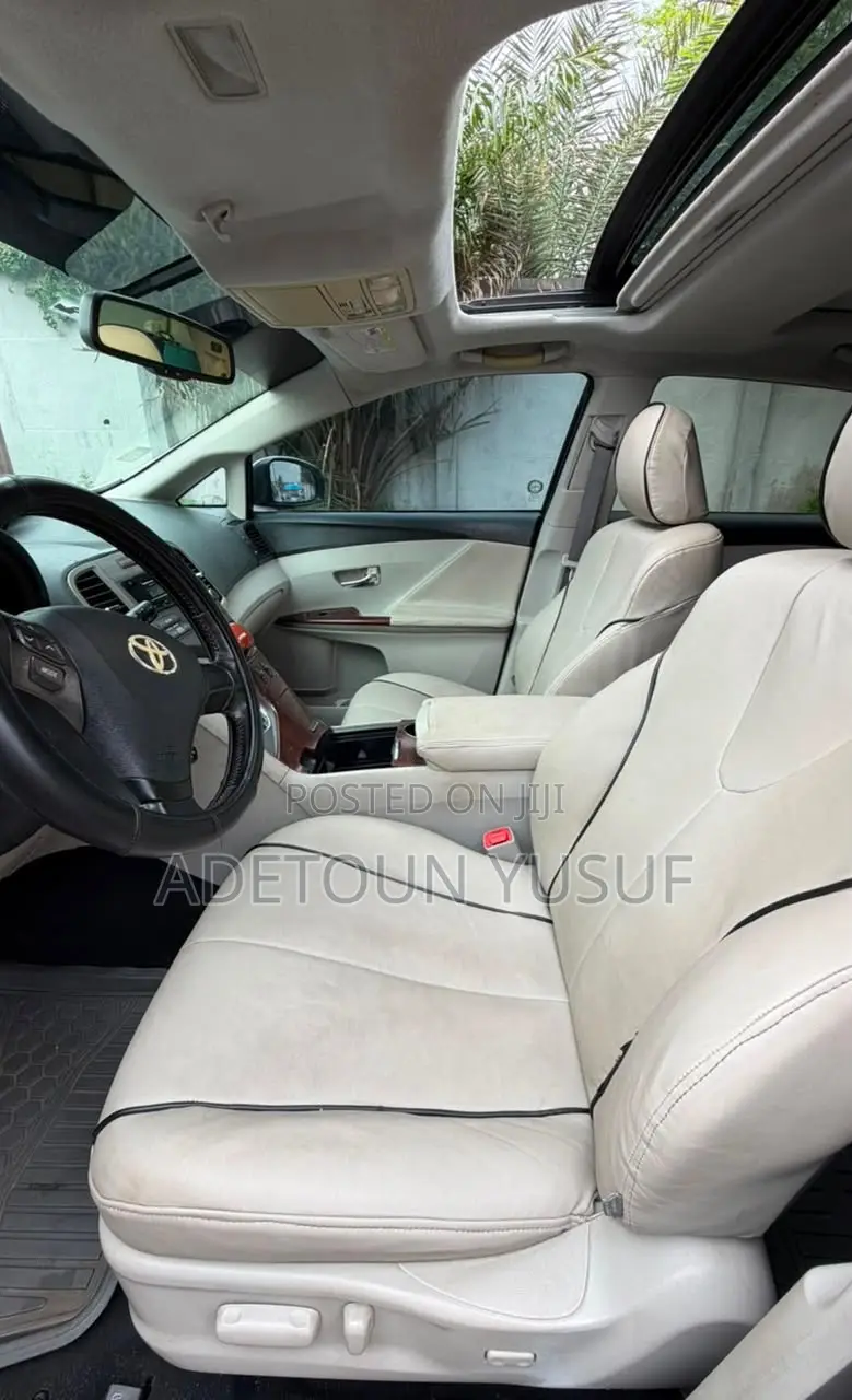 Toyota Venza Limited 2011 White