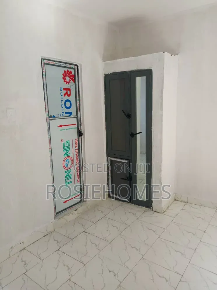 Mini Flat in Chapati, Elemoro for rent