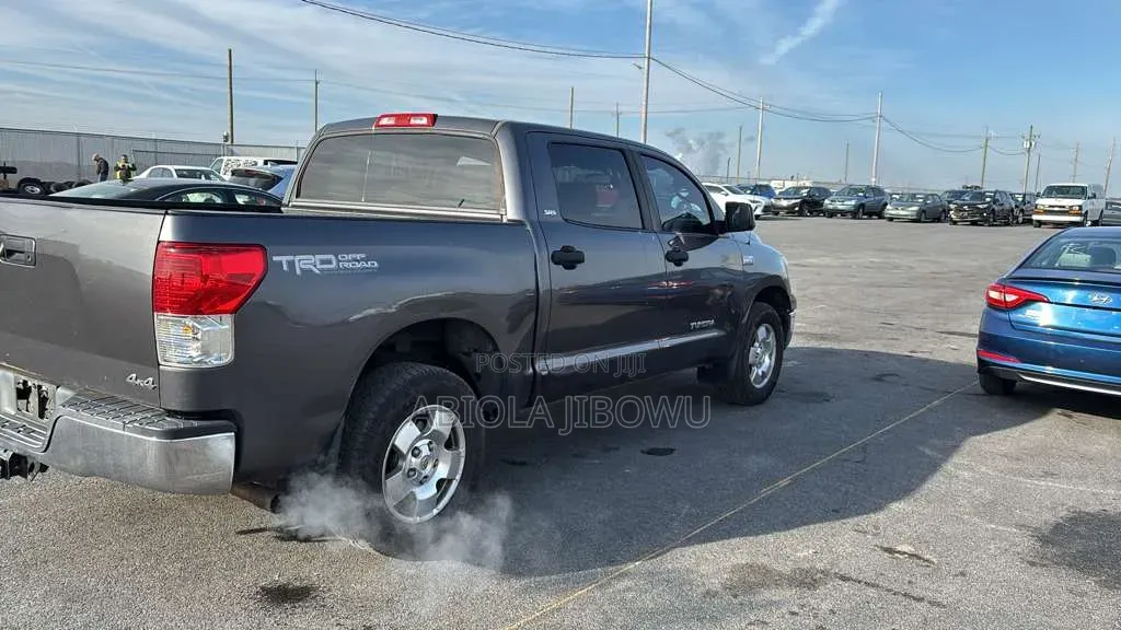 Toyota Tundra Double Cab 4x4 Limited 2012 Gray