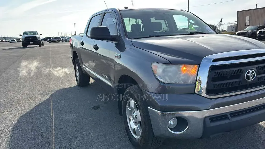 Toyota Tundra Double Cab 4x4 Limited 2012 Gray