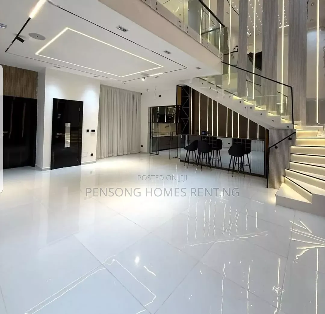 5bdrm Duplex in Chevron for rent