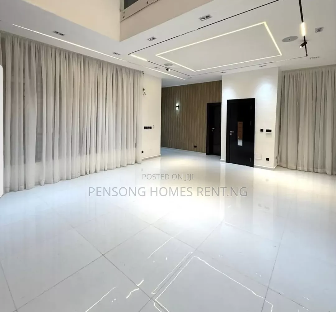 5bdrm Duplex in Chevron for rent