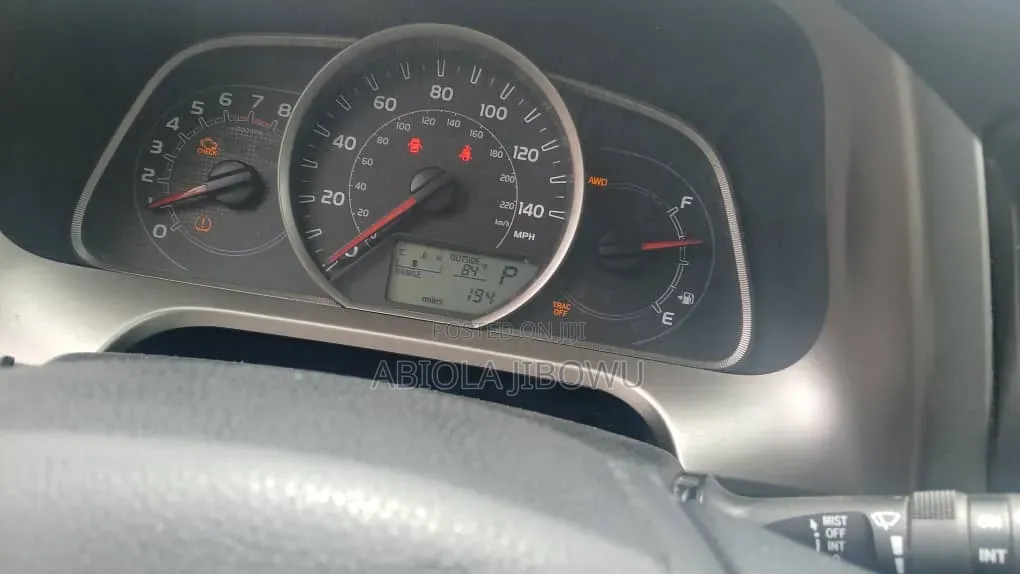 Toyota RAV4 XLE AWD (2.5L 4cyl 6A) 2013 Gray