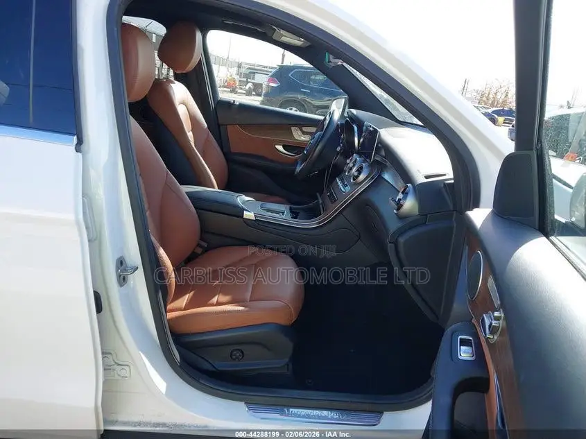 Mercedes-Benz GLC-Class 2021 White