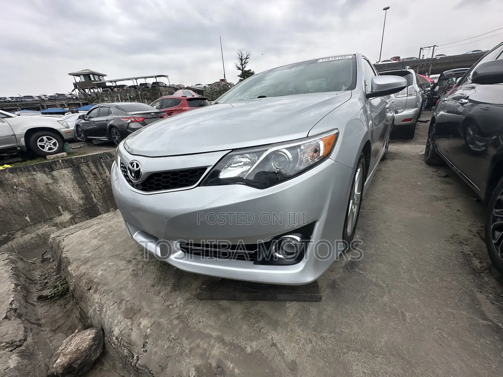 Toyota Camry SE 4dr Sedan (2.5L 4cyl 6A) 2014 Silver