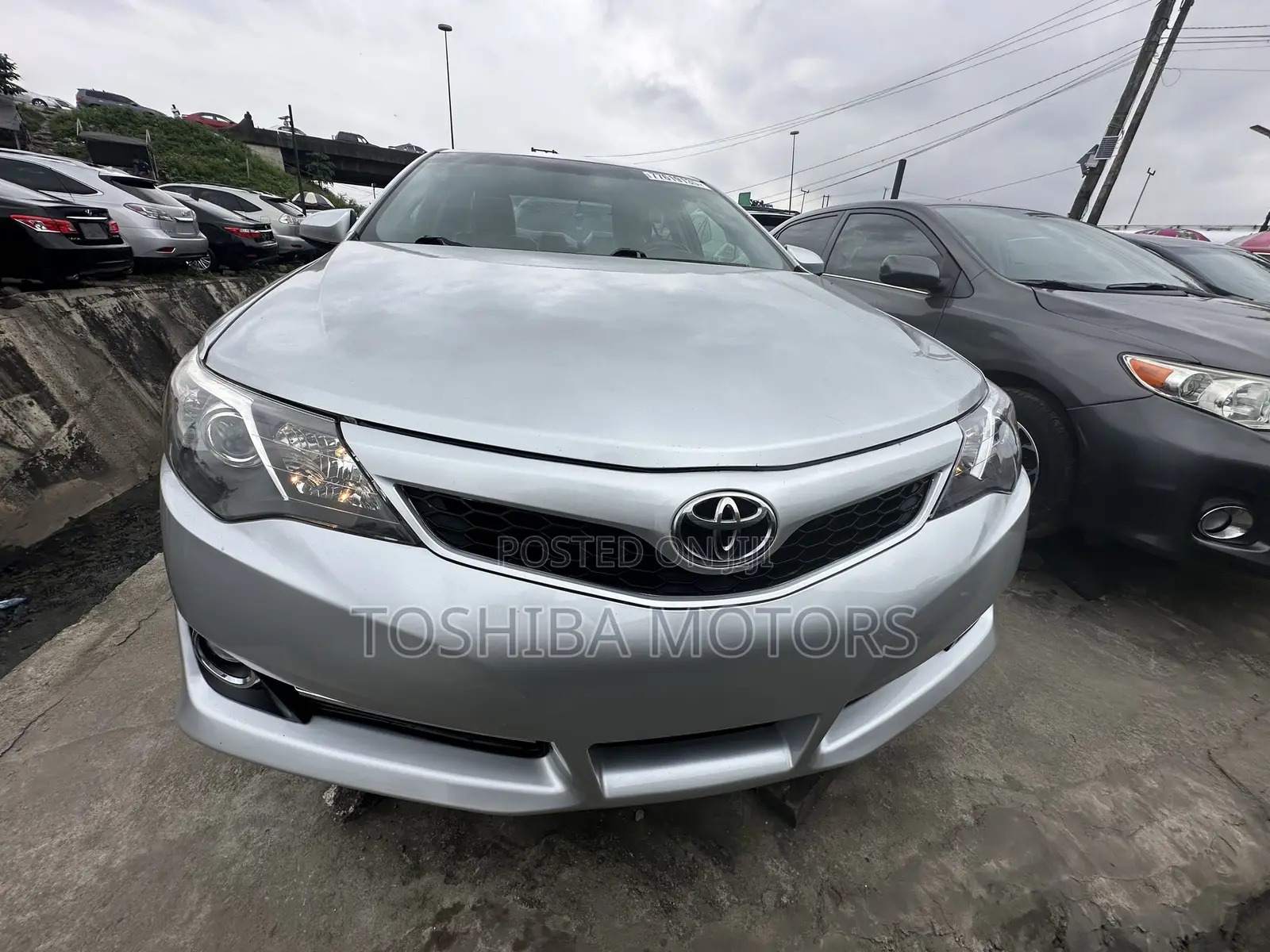 Toyota Camry SE 4dr Sedan (2.5L 4cyl 6A) 2014 Silver