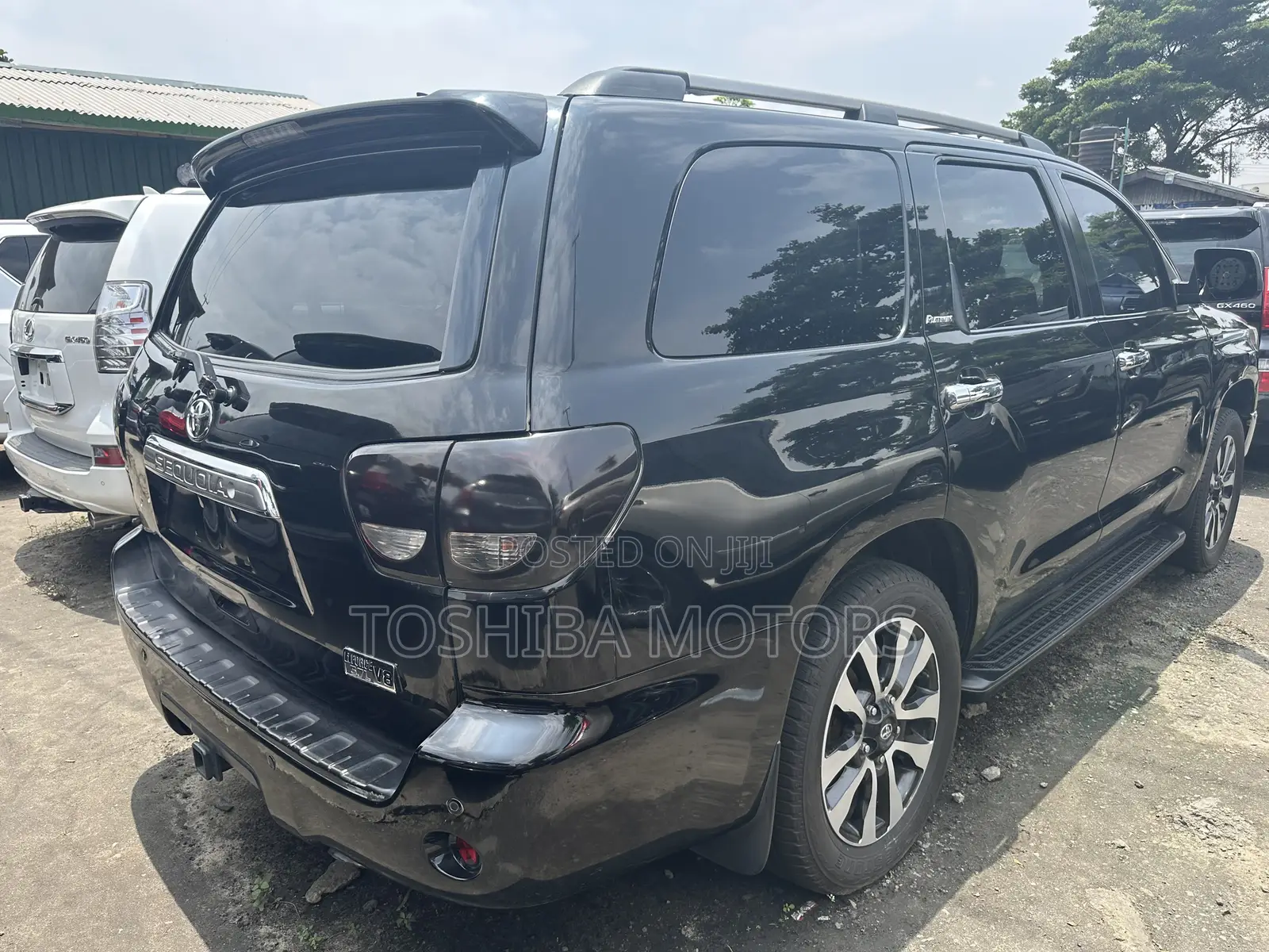 Toyota Sequoia Platinum 4dr SUV 4WD (5.7L 8cyl 6A) 2013 Black