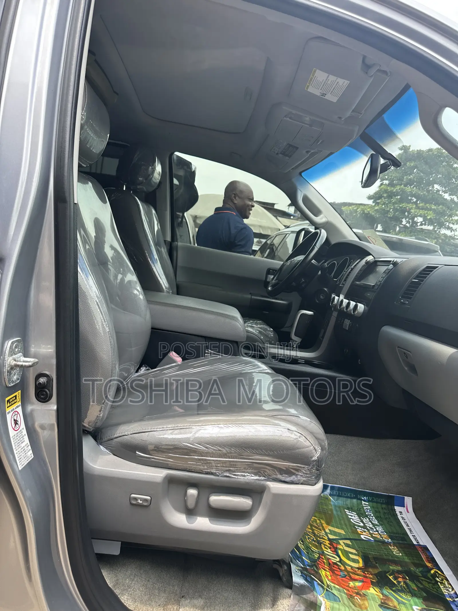 Toyota Sequoia Limited FFV 4dr SUV 4WD (5.7L 8cyl 6A) 2017 Silver