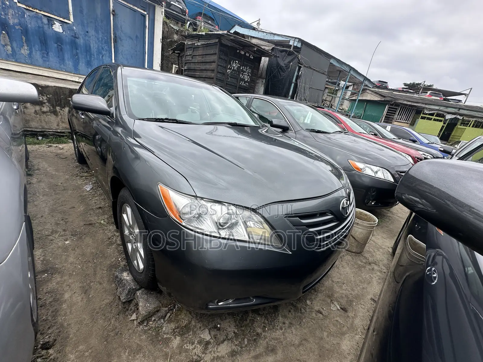 Toyota Camry LE 4dr Sedan (2.5L 4cyl 6A) 2011 Gray