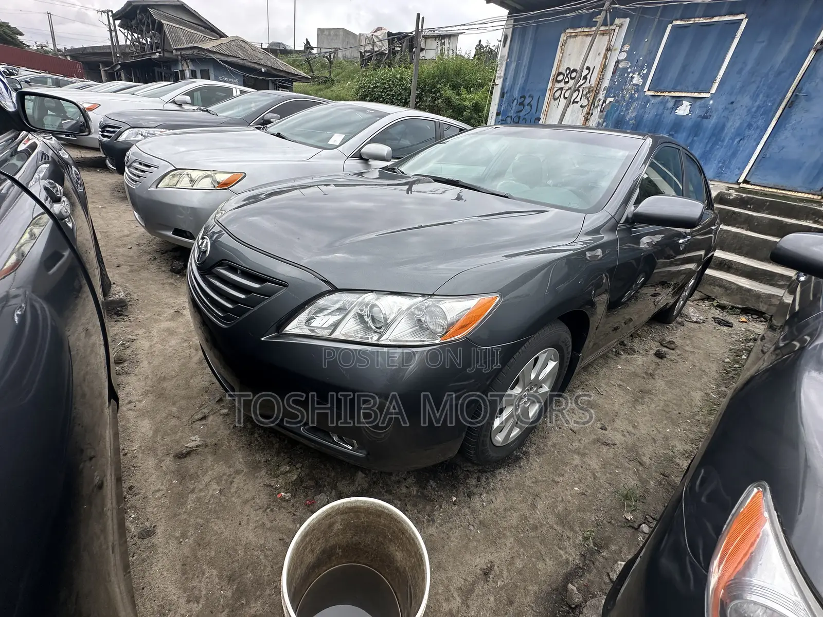 Toyota Camry LE 4dr Sedan (2.5L 4cyl 6A) 2011 Gray