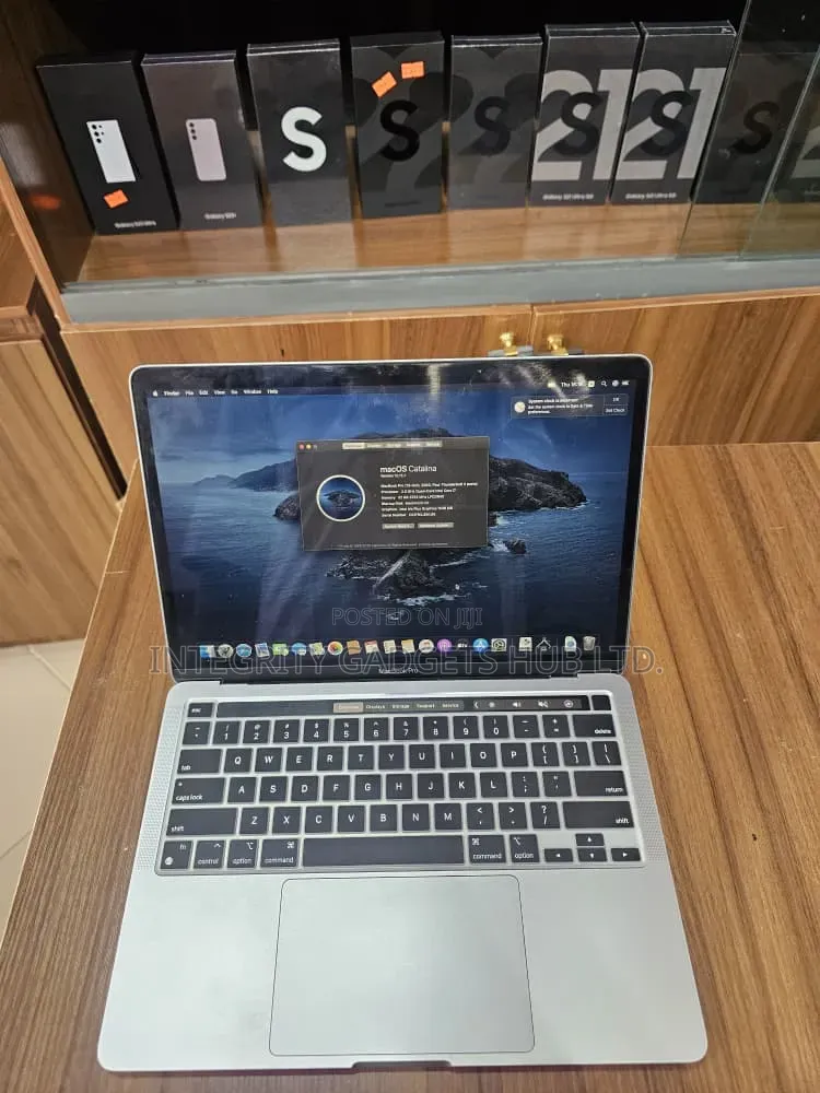 Laptop Apple MacBook Pro 2020 32GB Intel Core i7 SSD 512GB