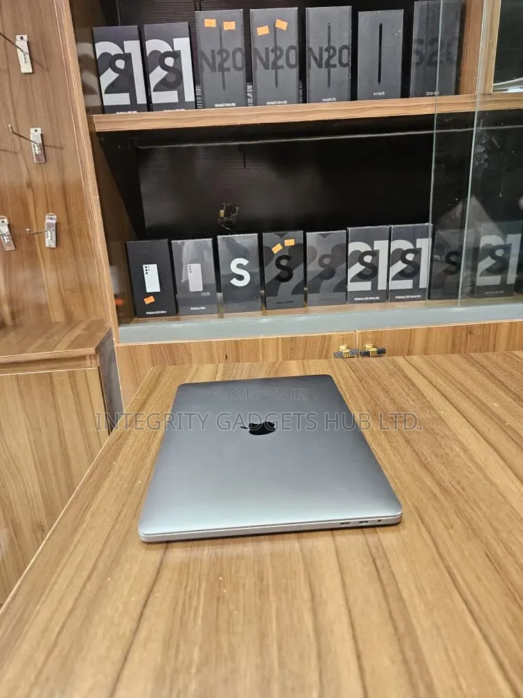 Laptop Apple MacBook Pro 2020 32GB Intel Core i7 SSD 512GB