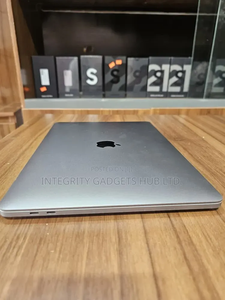 Laptop Apple MacBook Pro 2020 32GB Intel Core i7 SSD 512GB