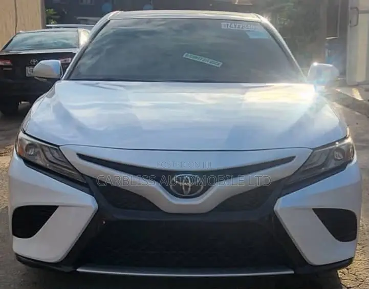 Toyota Camry 2019 White