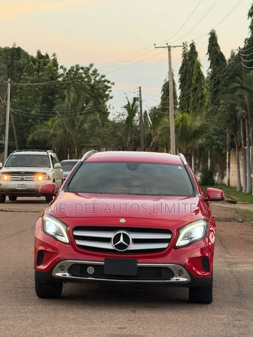 Mercedes-Benz GLA 250 2017 Red