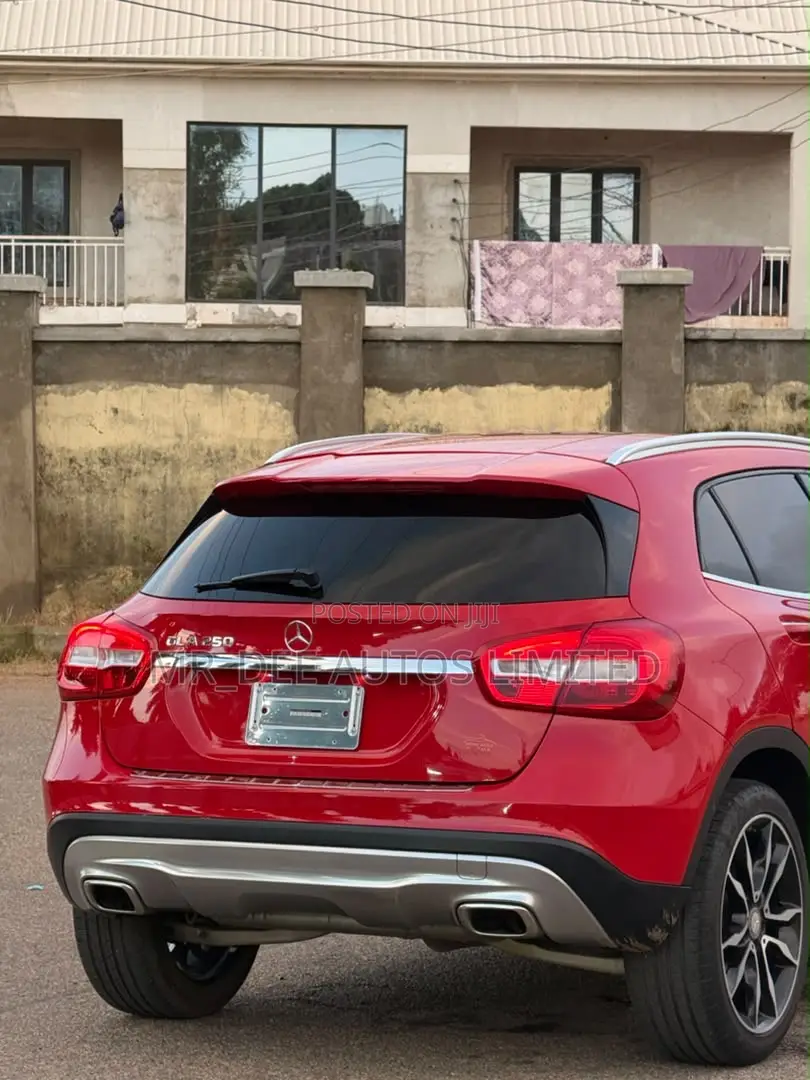 Mercedes-Benz GLA 250 2017 Red