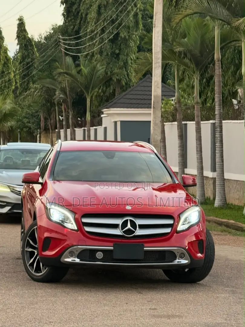 Mercedes-Benz GLA 250 2017 Red