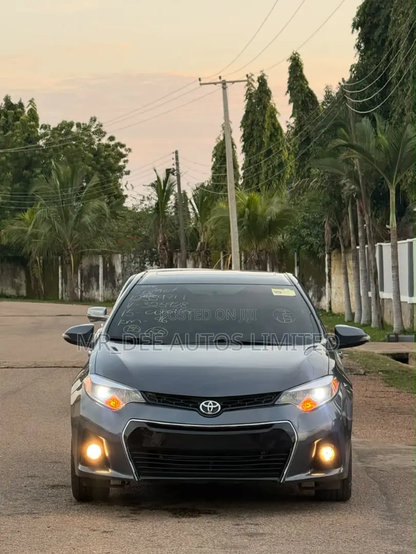 Toyota Corolla S 4dr Sedan (1.8L 4cyl CVT) 2015 Gray