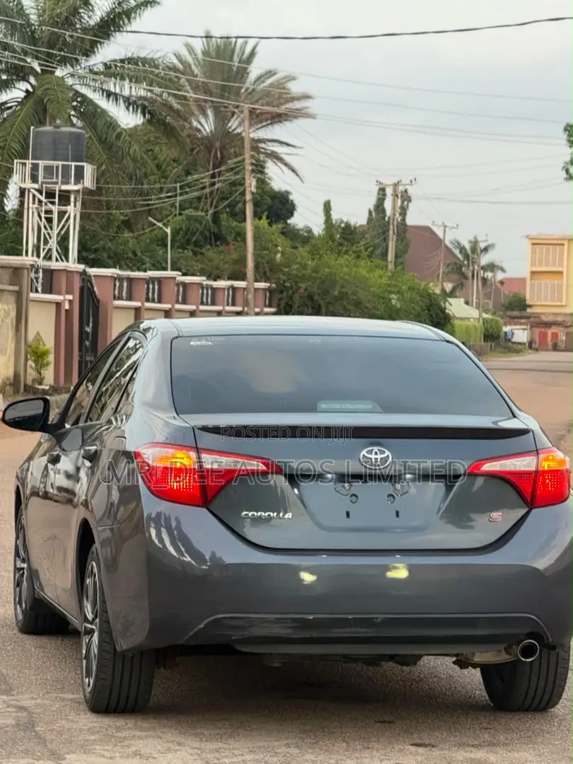 Toyota Corolla S 4dr Sedan (1.8L 4cyl CVT) 2015 Gray