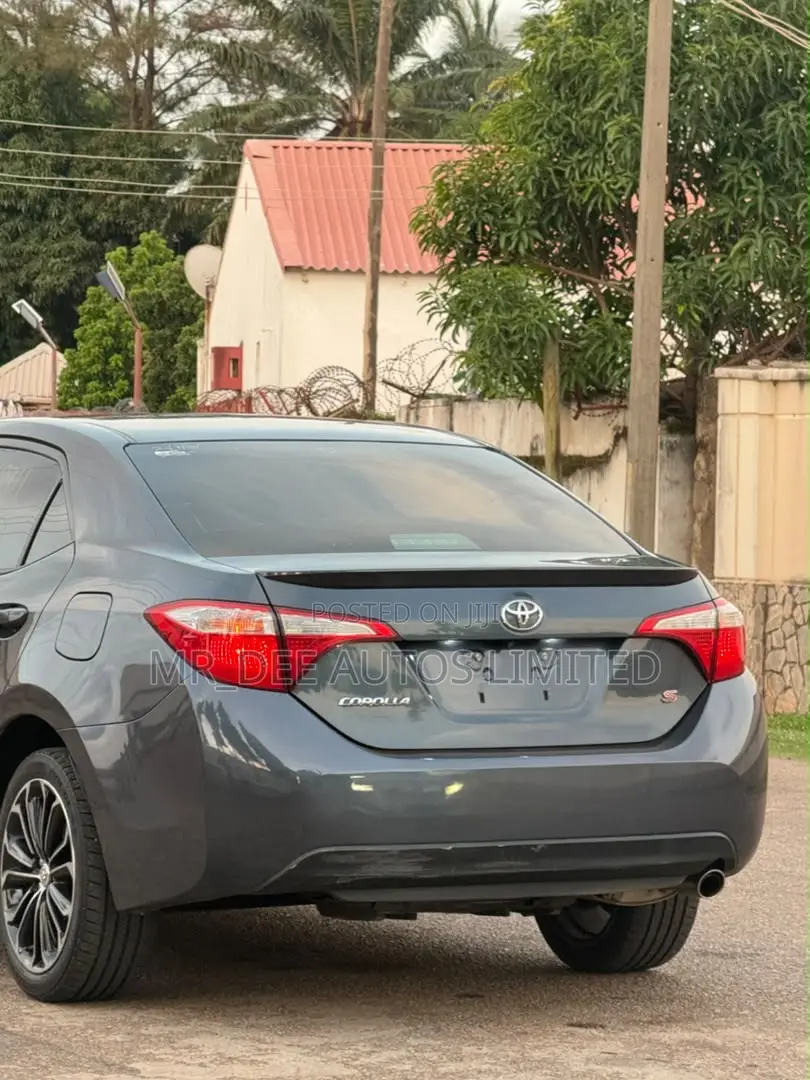 Toyota Corolla S 4dr Sedan (1.8L 4cyl CVT) 2015 Gray