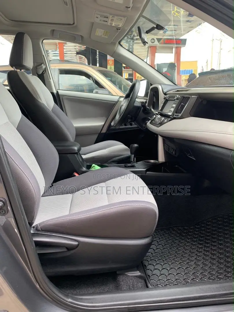 Toyota RAV4 XLE AWD (2.5L 4cyl 6A) 2013 Gray