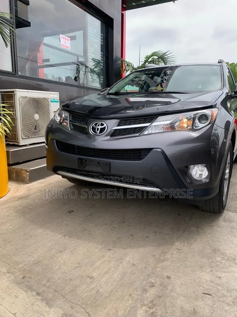 Toyota RAV4 XLE AWD (2.5L 4cyl 6A) 2013 Gray