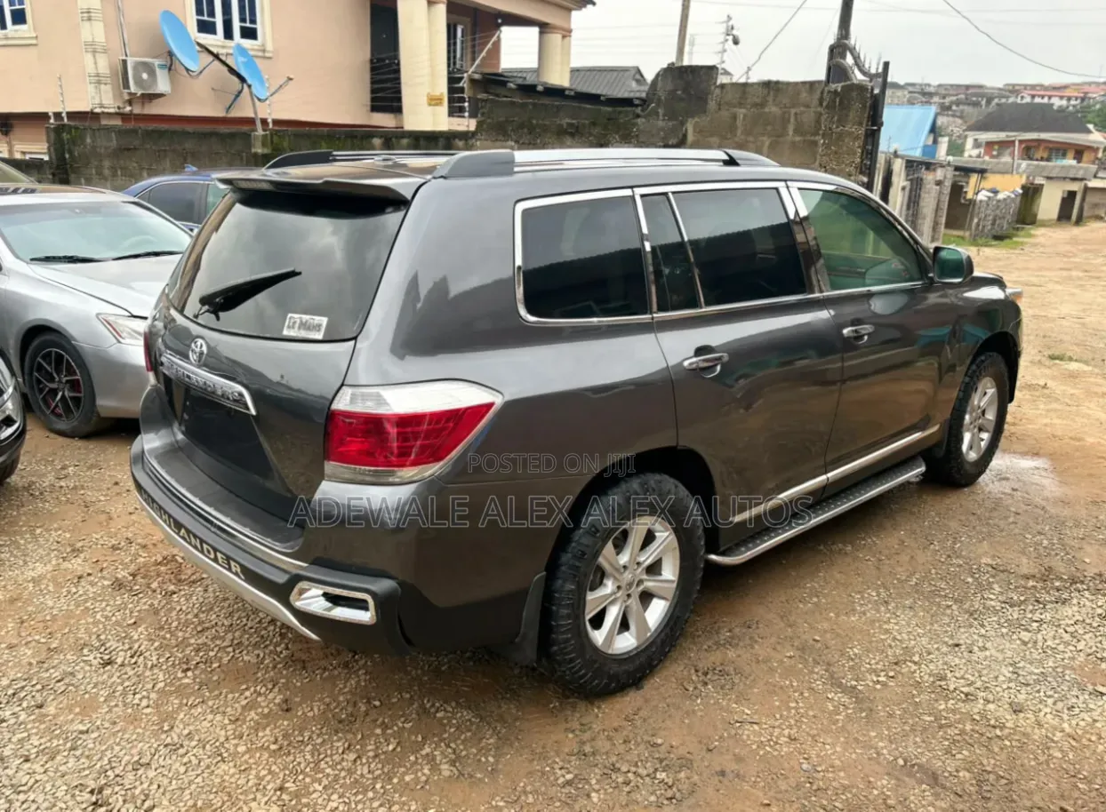 Toyota Highlander 2013 Gray