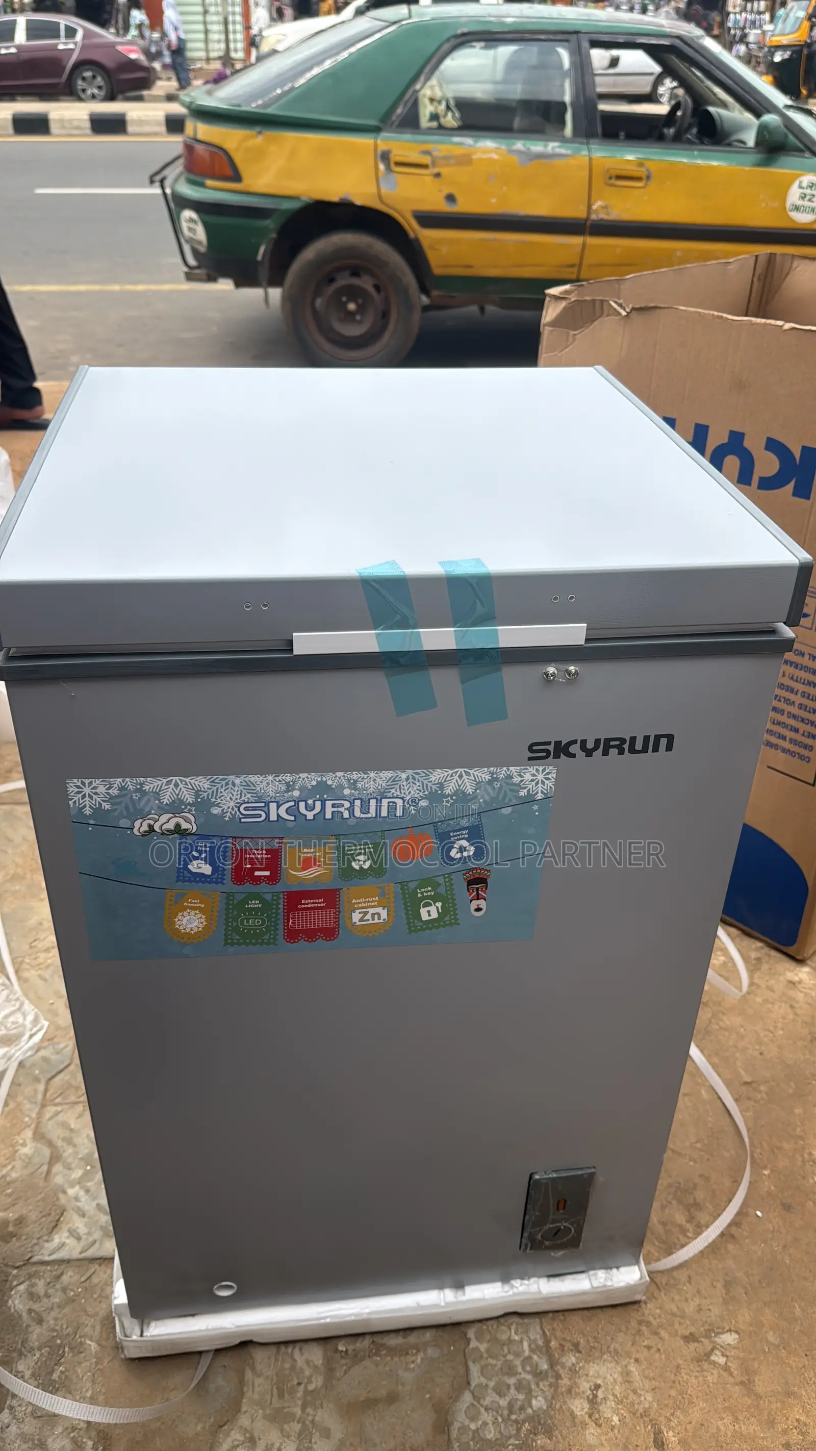 Skyrun Chest Freezer 90l